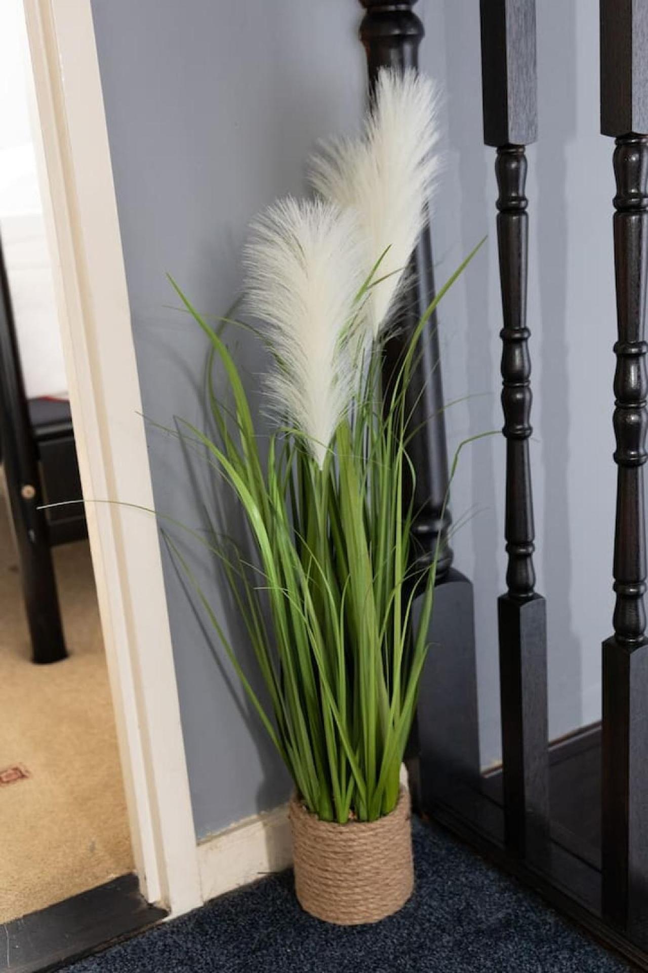 3 Bed Home Sleeps 8 People Located 1 Min From Train Stop - Otley Terrace أولدهام المظهر الخارجي الصورة