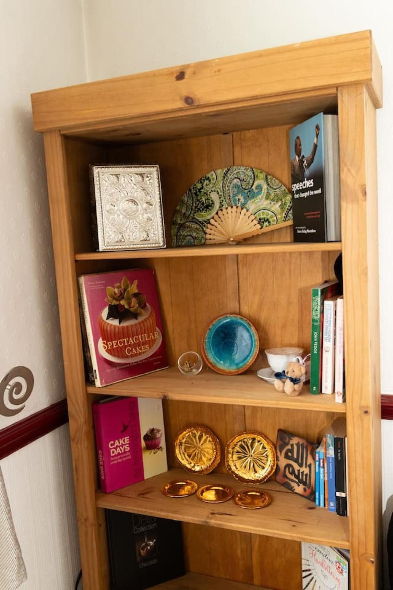 3 Bed Home Sleeps 8 People Located 1 Min From Train Stop - Otley Terrace أولدهام المظهر الخارجي الصورة